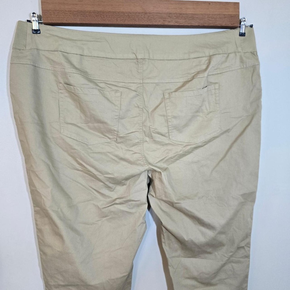 Woman Within beige khaki capri pants size 34W / 4X – Plus size cotton - Picture 4 of 4